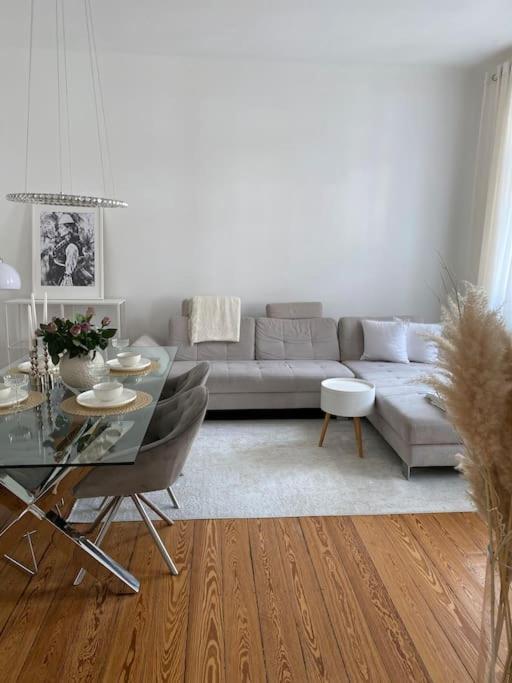 Altbau-oase Der Eleganz: Stadtnaher Komfort Pur Apartment