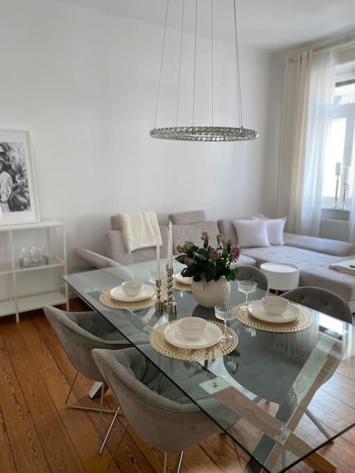 Altbau-oase Der Eleganz: Stadtnaher Komfort Pur Apartment *